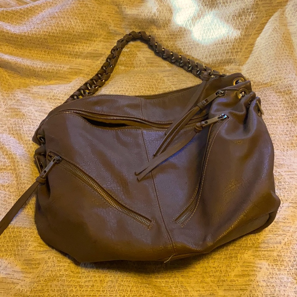 A brown 👜
